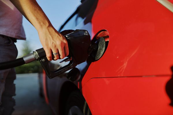 Após reajuste, litro da gasolina já encosta em R$ 8 no ES