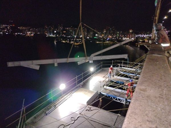 Construção de mirante no vão central