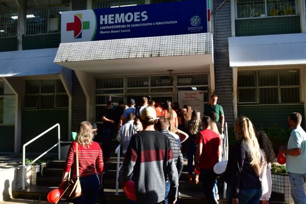 Os doadores saíram de Santa Maria ainda de madrugada e chegaram pela manhã ao Hemoes por Ricardo Medeiros