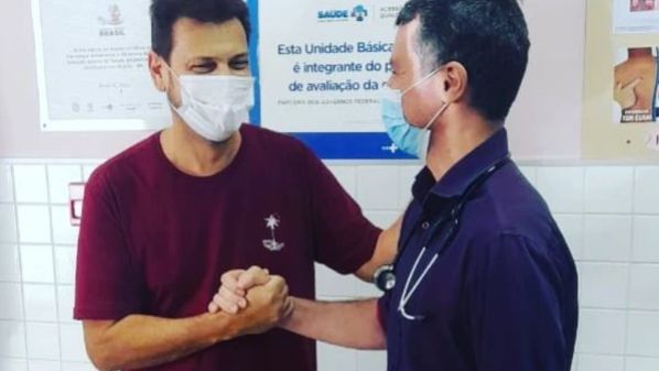 Roque Wudson, de 53 anos, sentia um formigamento no braço e estava com a pressão alta. Ele ficou internado na UTI por 10 dias, até a alta neste mês