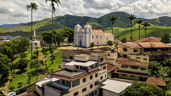 Com geração recorde de empregos e feirões que conectam talentos a oportunidades, município se consolida como referência de crescimento e transformação social na Grande Vitória
