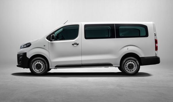  Fiat lança furgão médio Scudo com versões a combustão e elétrico