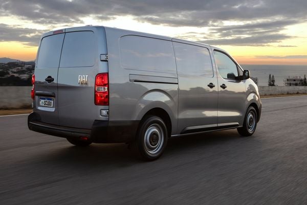 Fiat lança furgão médio Scudo com versões a combustão e elétrico