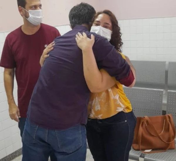 O casal voltou a se encontrar com o médico responsável pelo atendimento no dia 13 de maio por Arquivo pessoal