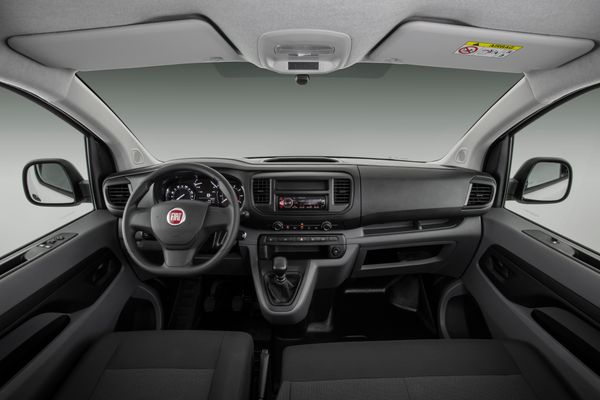  Fiat lança furgão médio Scudo com versões a combustão e elétrico