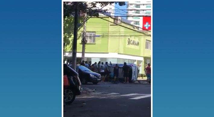Segundo a Guarda Municipal, a mulher tem aproximadamente 90 anos e perdeu o controle do veículo depois de bater em uma rotatória na Rua Elesbão Linhares