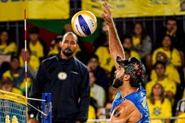 A dupla de vôlei de praia, Bruno e Saymon, vencem Evandro e Álvaro na final do Circuito Brasileiro disputado na Praia da Costa em Vila Velha por Vitor Jubini