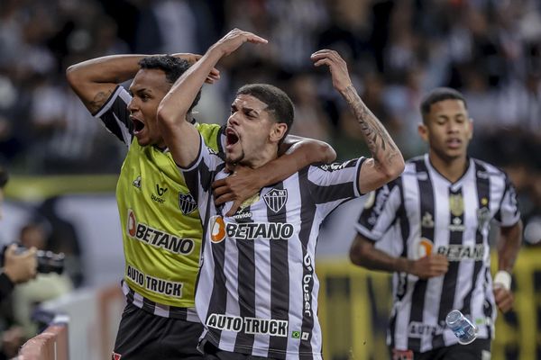 Jogadores comemoram gol durante partida entre Atlético Mineiro e Fortaleza