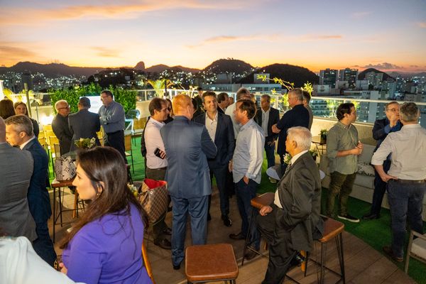 Bergi Sunset Politcs