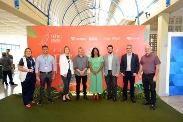 Lançamento Prêmio Biguá por Walace Hull