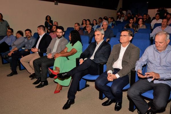 Lançamento Prêmio Biguá por Walace Hull