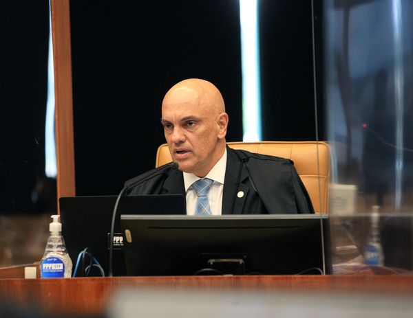 Ministro Alexandre de Moraes na sessão plenária do STF
