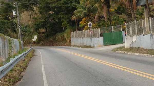 Radares da ES 164 são encontrados danificados no Sul do ES por Bruna Hemerly