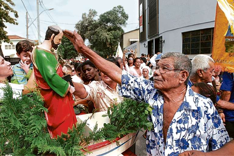 Procissão em homenagem a São Pedro em Vitória, em 2008
