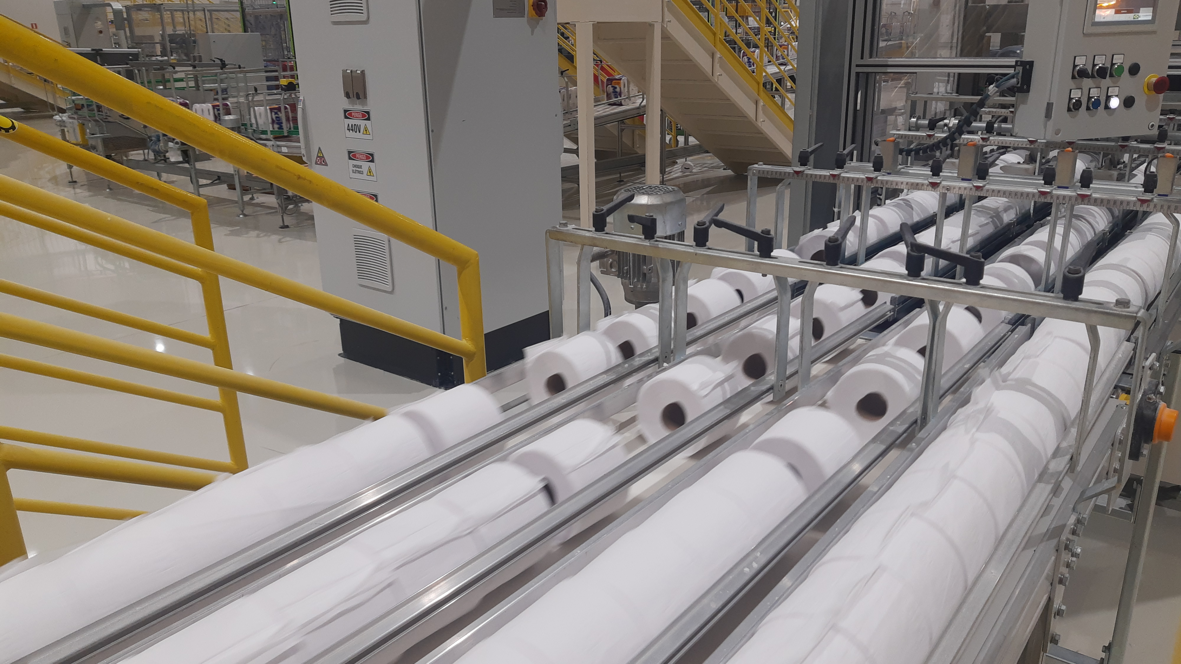 Em coletiva de imprensa, empresa também anunciou a intenção de construir uma nova fábrica de papel tissue em Aracruz