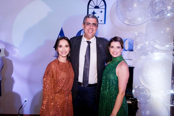 Hortência Receputi, José Carlos Rizk Filho e Carolina Saitt