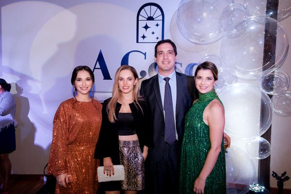 Hortência Receputi, Luciana e Alberto Nemer, e Carolina Saitt