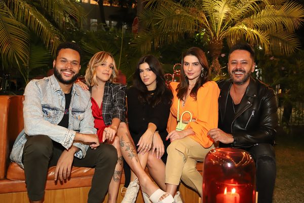 Matheus Simão, Letícia Soeiro, Letícia Cecato, Gabriela Varejão e Caio Rocha