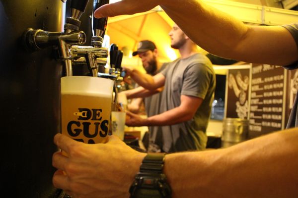 Degusta Beer promove arraiá com shows e gastronomia