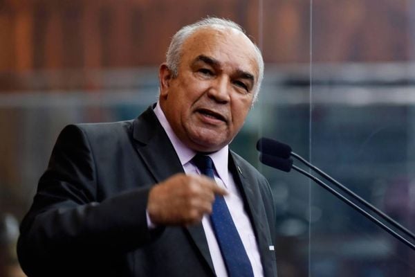 Arilton Lima se considera pardo