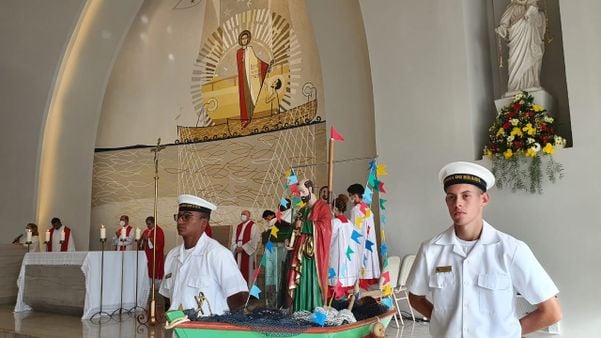Barcos preparados para a Procissão marítima a São Pedro por Carlos Alberto Silva