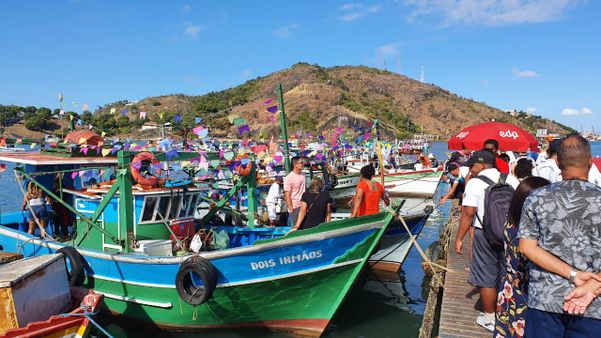 Barcos preparados para a Procissão marítima a São Pedro por Carlos Alberto Silva