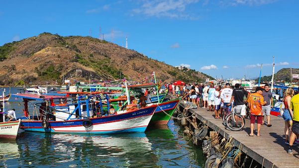 Barcos preparados para a Procissão marítima a São Pedro por Carlos Alberto Silva