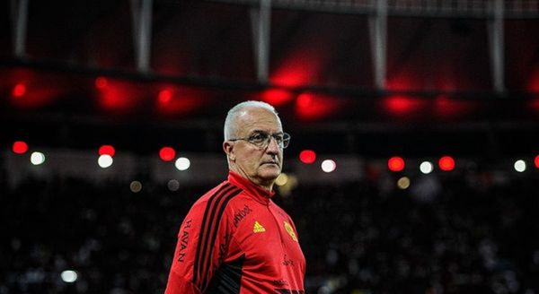 Dorival JR avalia novas possibilidades para o Flamengo melhorar desempenho