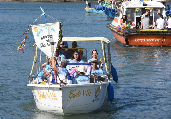 Homenagem a São Pedro - Missa e procissão marítima. por Carlos Alberto Silva
