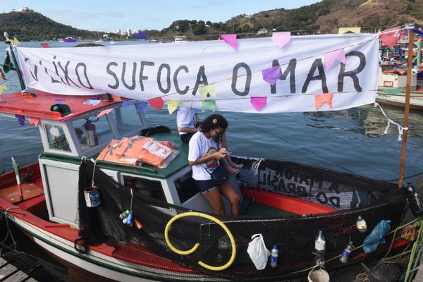 Homenagem a São Pedro - Missa e procissão marítima. por Carlos Alberto Silva