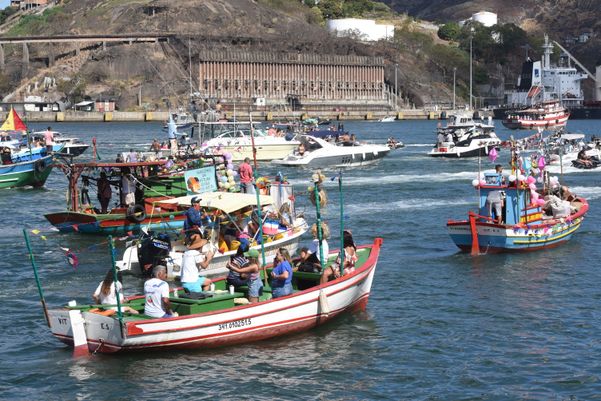 Homenagem a São Pedro - Missa e procissão marítima. por Carlos Alberto Silva