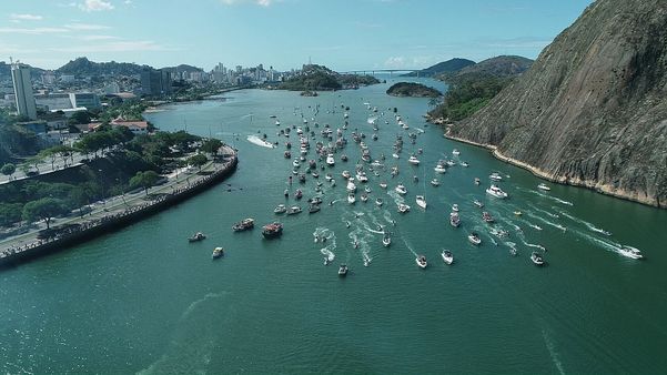 Imagens de drone da Procissão Marítima em homangem a São Pedro  por Bernardo Bracony