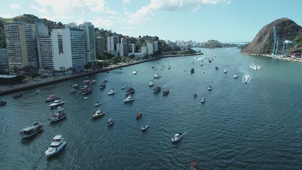Imagens de drone da Procissão Marítima em homangem a São Pedro  por Bernardo Bracony
