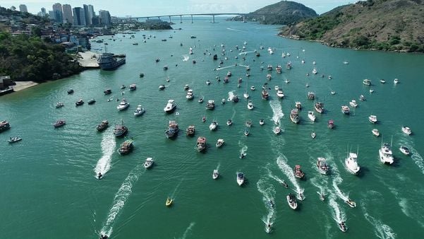 Imagens de drone da Procissão Marítima em homangem a São Pedro  por Bernardo Bracony