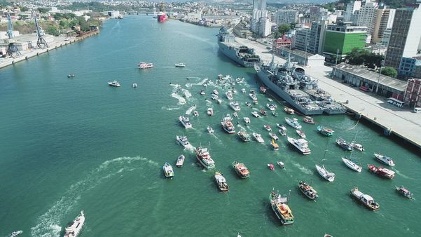 Imagens de drone da Procissão Marítima em homangem a São Pedro  por Bernardo Bracony