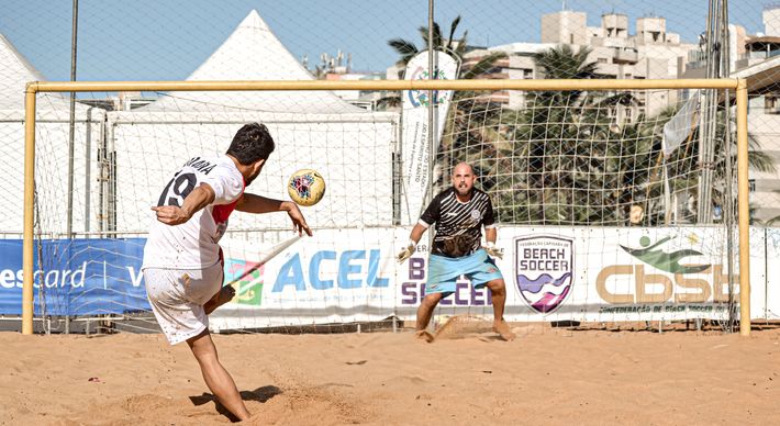 Campeonato realizado na Praia da Costa começou com placares largos e jogos emocionantes em todas as categorias disputadas