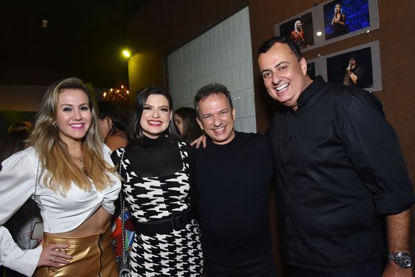 Cassia Duran, Joana e Rodrigo Barbosa e Junior Vieira