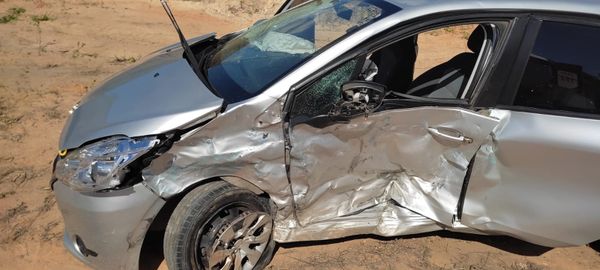 Peugeot 208 foi atingido na lateral em acidente na BR 259