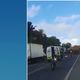 Imagem - Motociclista morre ao bater em caminhão carregado com lajotas na Serra