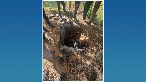 Fossa em que o corpo de Duramir foi enterrado e queimado