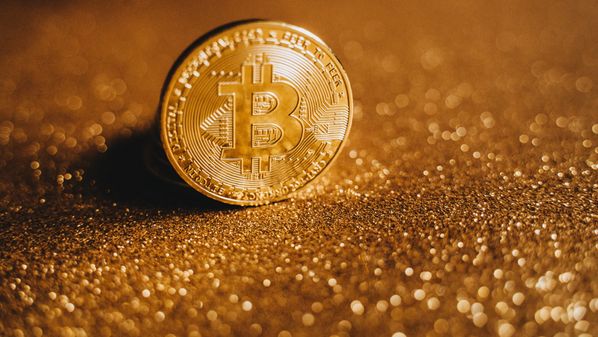 Após 14 anos de sua criação, o Bitcoin ainda não apresenta as principais funções necessárias para que possa ser considerado uma moeda
