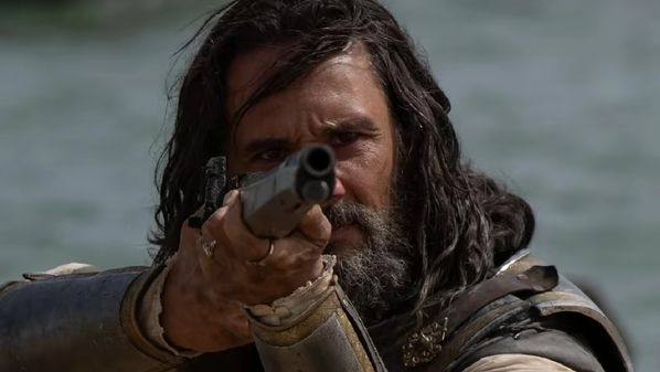 Ator vive Fernão de Magalhães na nova série do Amazon Prime Video, que também tem Álvaro Morte no elenco