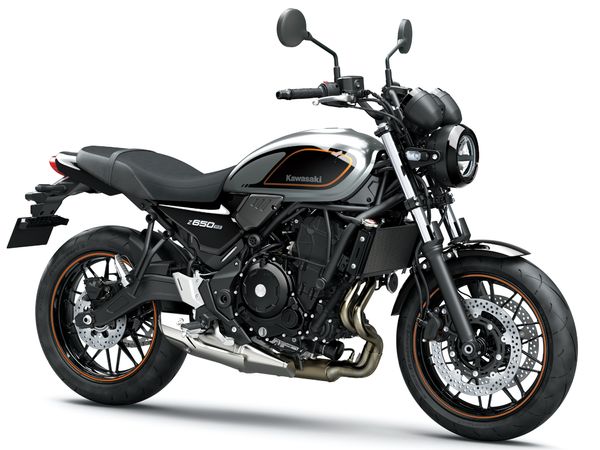 A nova Z650RS utiliza rodas fundidas originais da Kawasaki e pneus Dunlop Roadsport 2