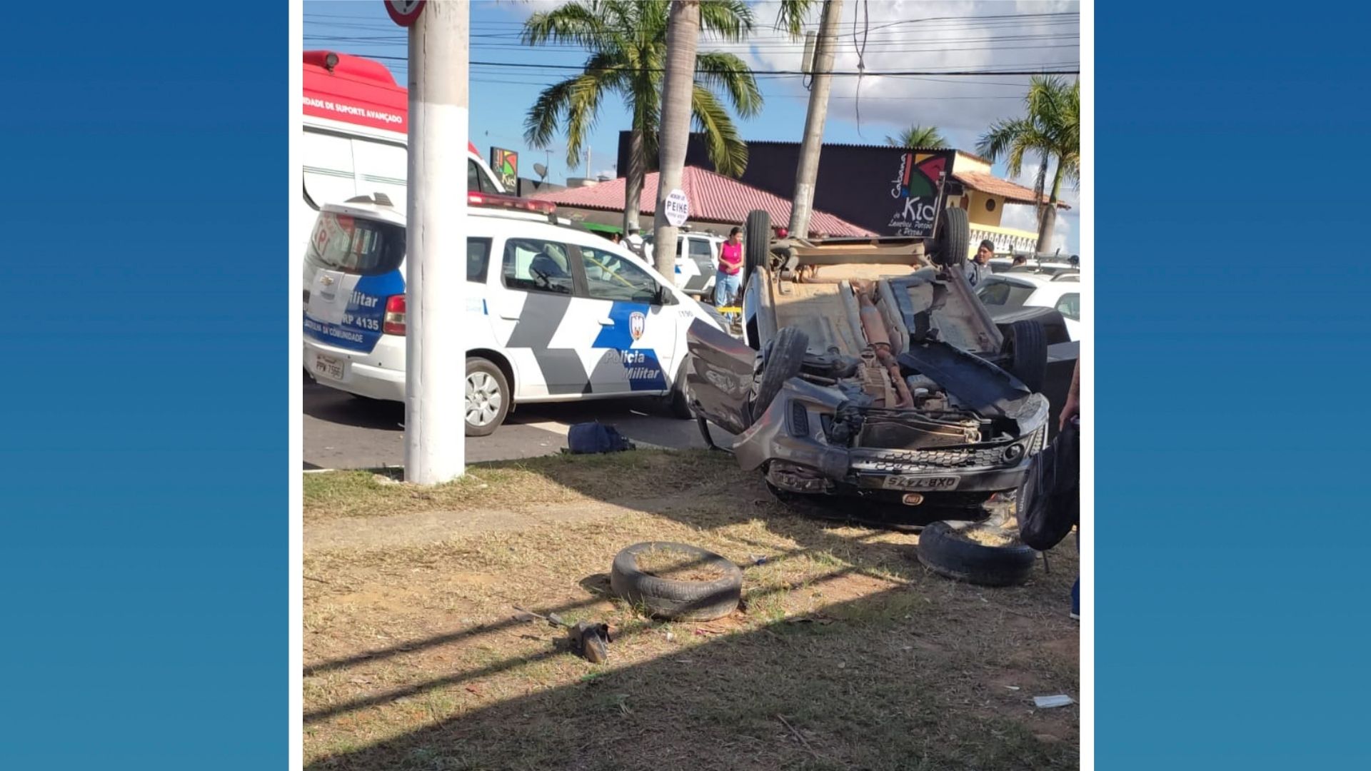 Veículo estava sendo perseguido pela Polícia Militar e atingiu as vítimas no bairro Eldorado, nesta quinta-feira (7); crianças foram socorridas pelo Samu