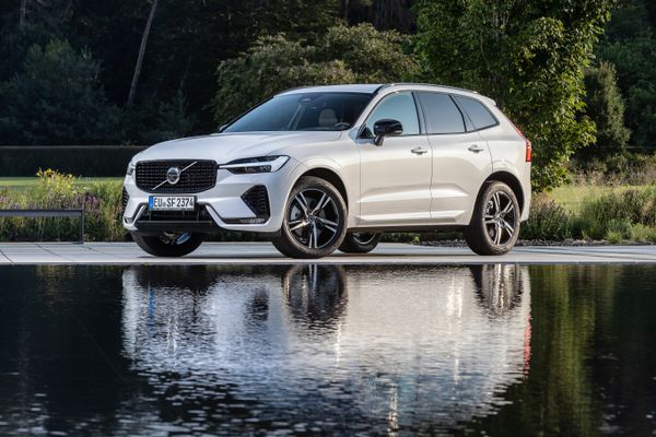 Volvo XC60. Foto de coluna, favor não usar.