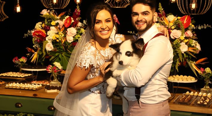 Após perder um cachorro, o casal Nathalia de Carvalho Figueiredo e Filipe Braz Silveira contou com a participação de Safira na cerimônia de casamento