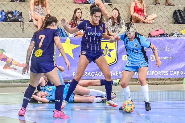 Equipes fizeram jogo disputado em cada espaço da quadra