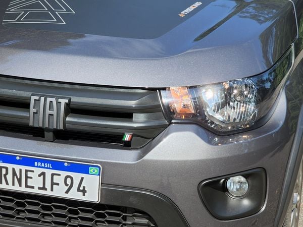 O Pack Top (presente no modelo avaliado) agrega faróis de neblina por  Luiza Kreitlon/AutoMotrix    