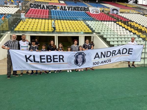 Homenagem ao centenário de Kleber Andrade contou com filhos, netos e bisnetos do ex-presidente
