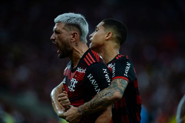 Arrascaeta foi o nome do jogo e garantiu a vitória do Flamengo sobre o Atlético-MG